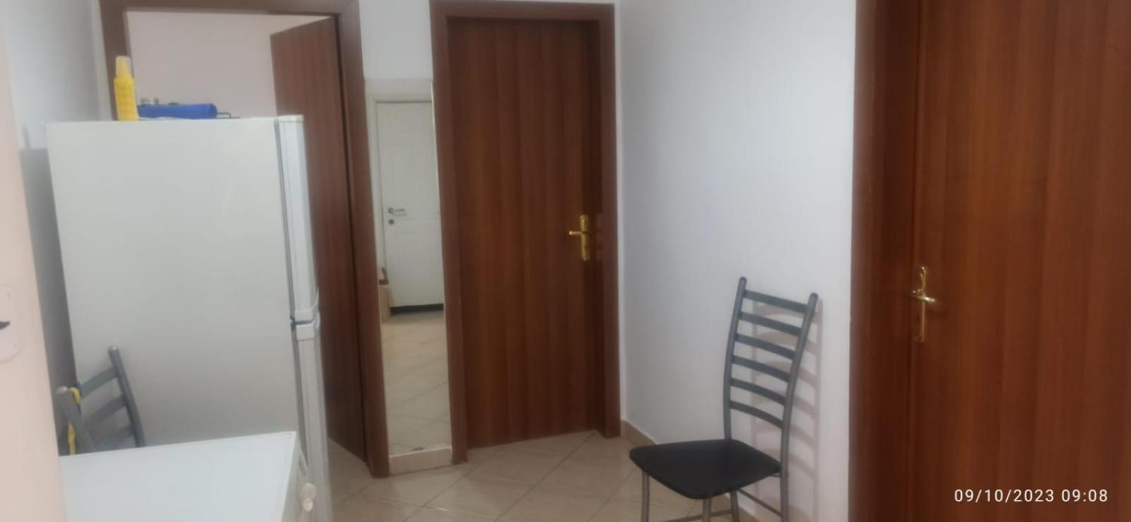 Royal 3 Hostel Tirana Eksteriør billede