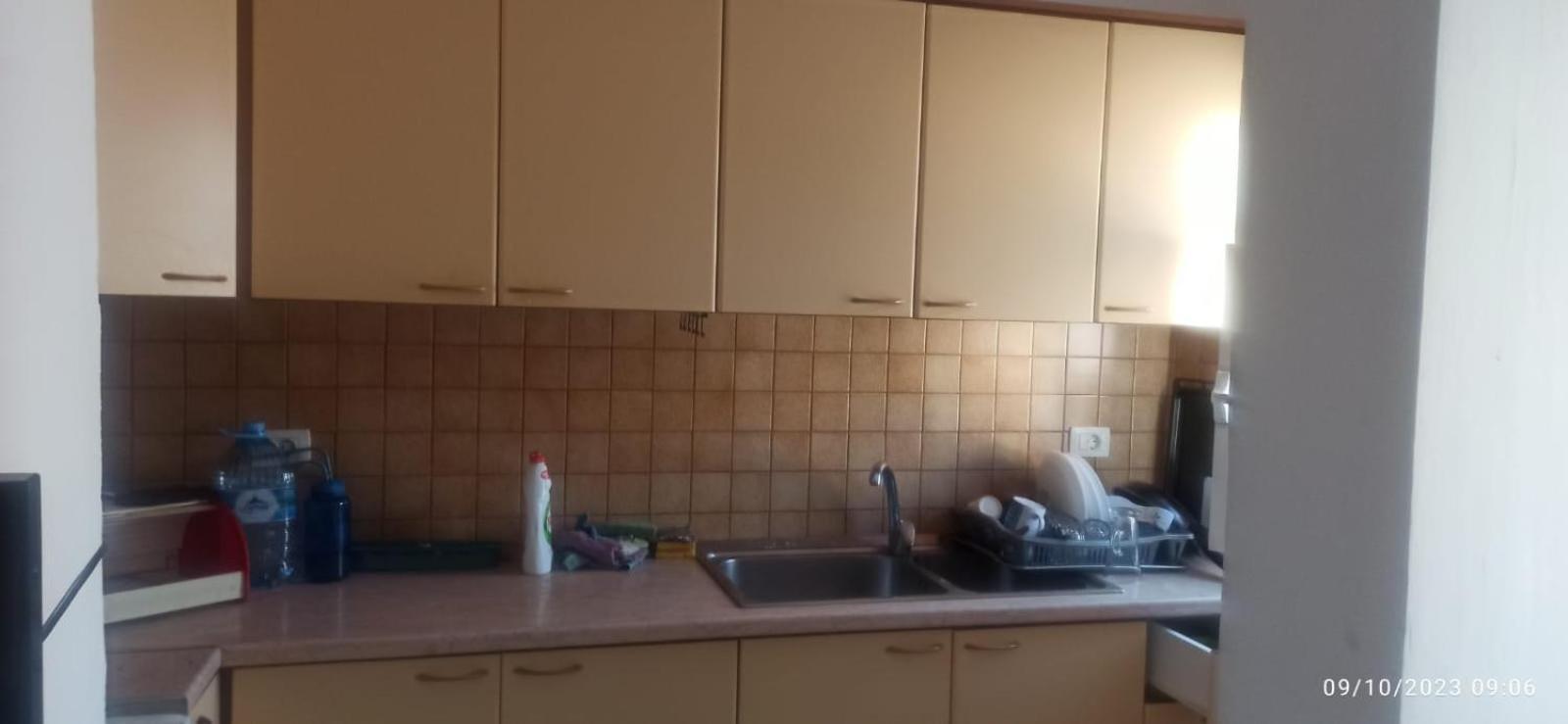Royal 3 Hostel Tirana Eksteriør billede